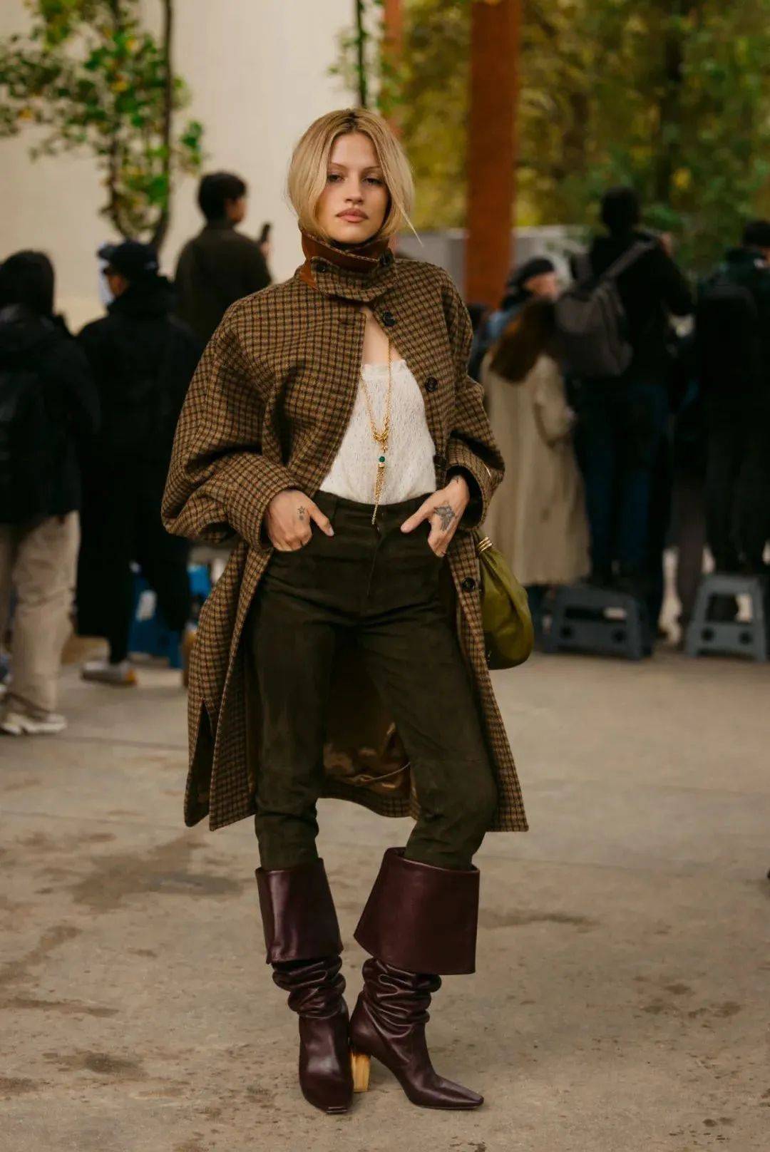 质感女人怎么都在穿这个颜色<strong></p>
<p>比特币换虚拟货币</strong>?