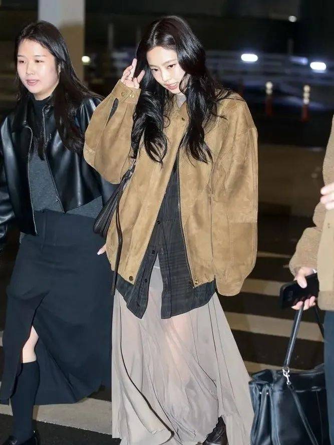 质感女人怎么都在穿这个颜色<strong></p>
<p>比特币换虚拟货币</strong>?