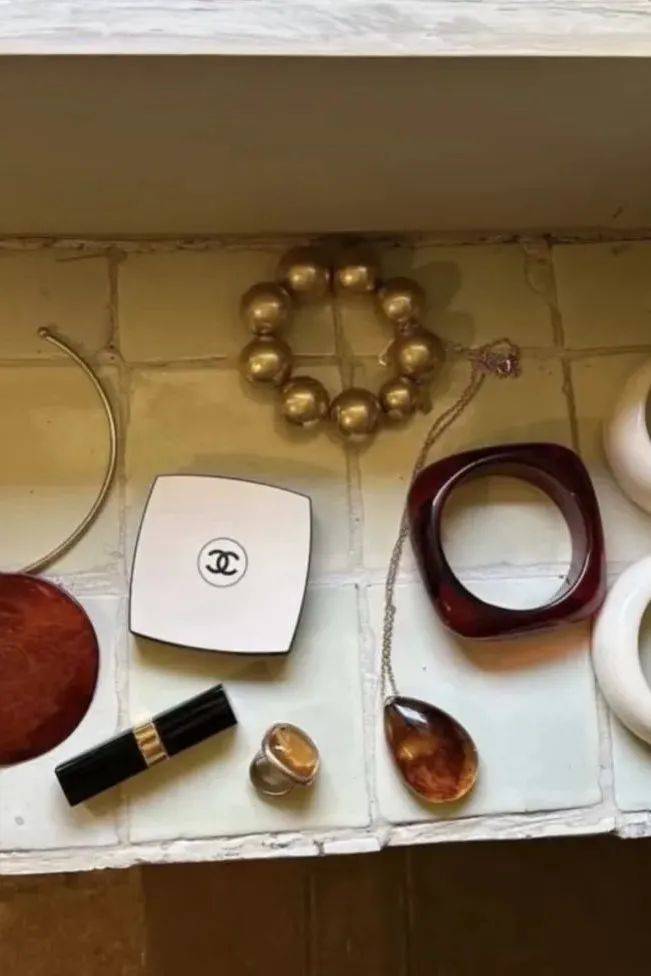 质感女人怎么都在穿这个颜色<strong></p>
<p>比特币换虚拟货币</strong>?