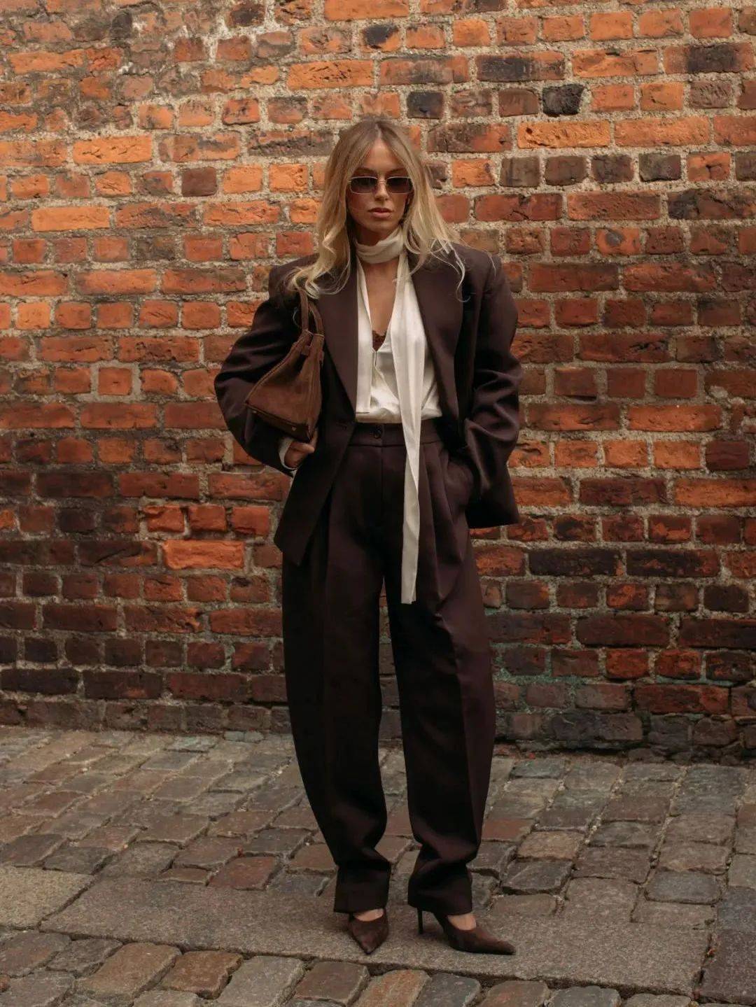 质感女人怎么都在穿这个颜色<strong></p>
<p>比特币换虚拟货币</strong>?