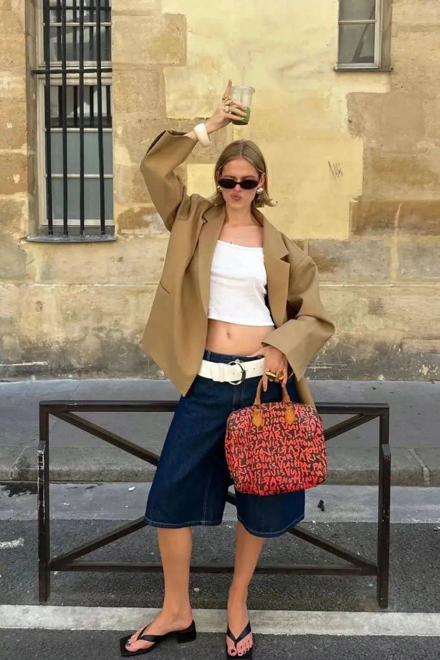 质感女人怎么都在穿这个颜色<strong></p>
<p>比特币换虚拟货币</strong>?