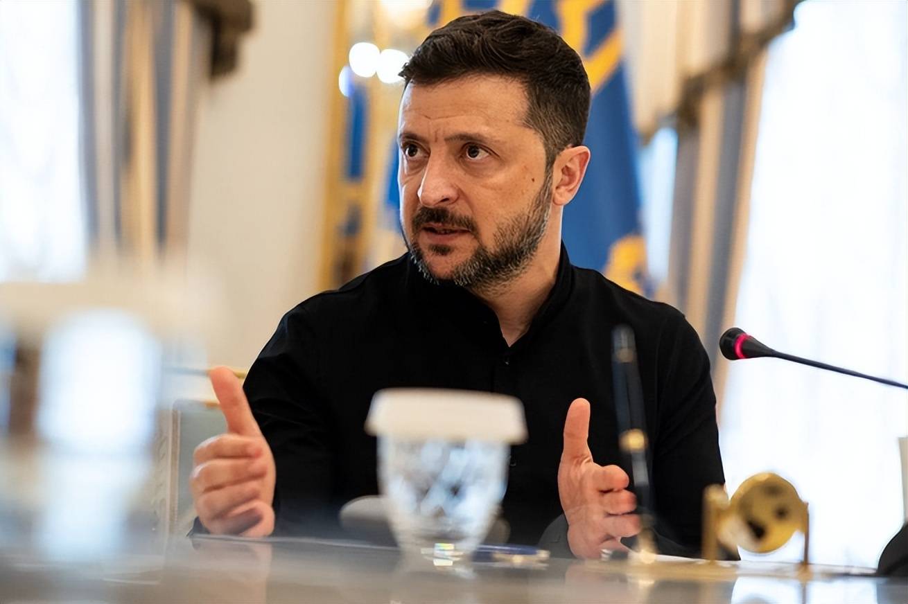 战局突变!俄军进攻乌克兰中部<strong></p>
<p>虚拟币扫码</strong>,昔日盟友突然倒戈,泽连斯基何去何从?