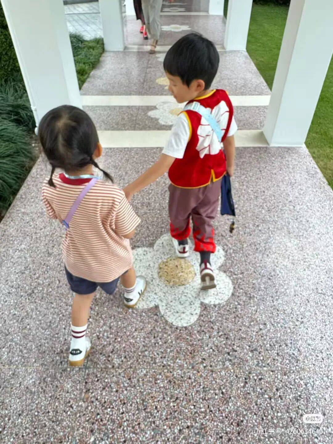 许昕从新疆赶回上海<strong></p>
<p>DW虚拟币</strong>，今天送儿子女儿开学：老妹儿幼儿园第一天！