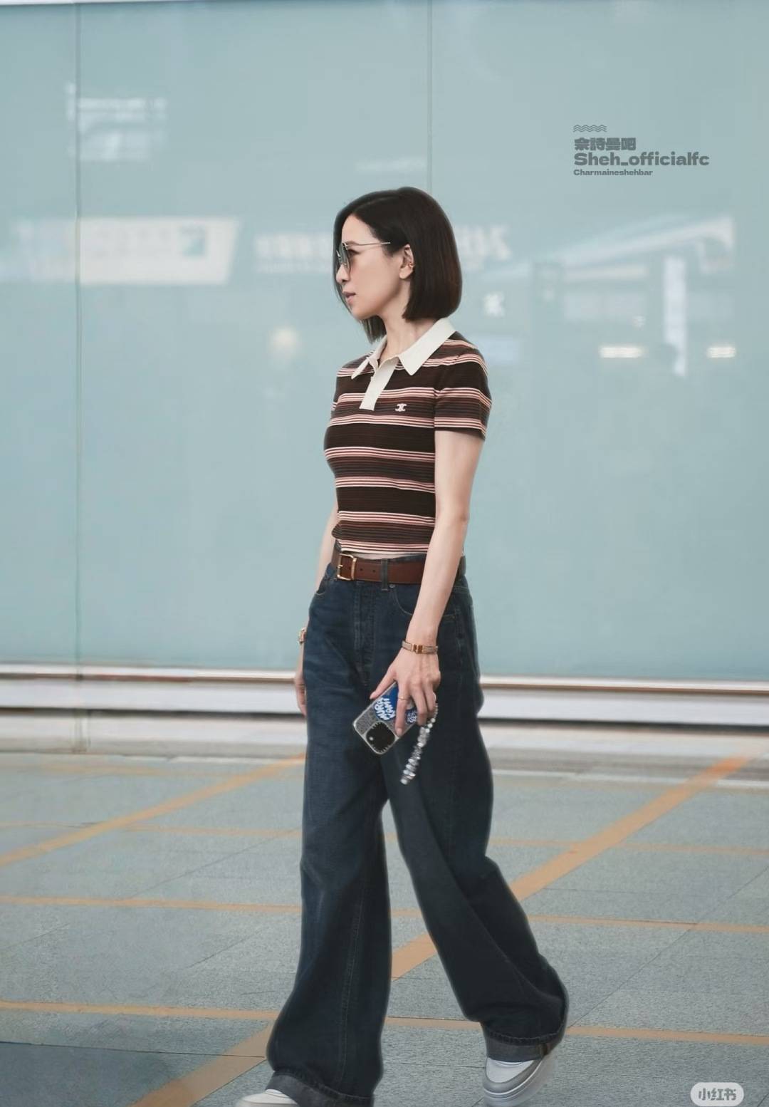 50岁佘诗曼机场街拍秀蛮腰身材绝了<strong></p>
<p>会员虚拟币</strong>！王心凌同样穿法重返18岁