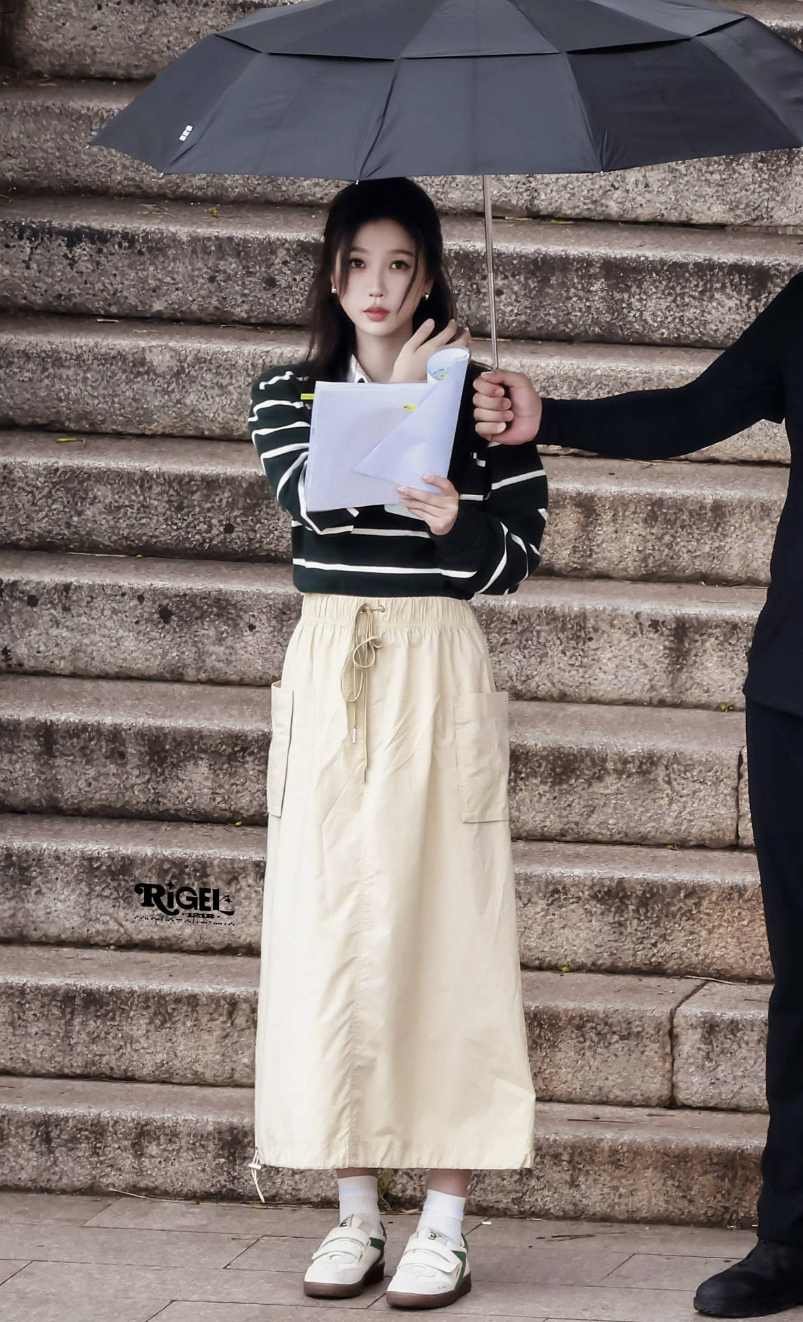 50岁佘诗曼机场街拍秀蛮腰身材绝了<strong></p>
<p>会员虚拟币</strong>！王心凌同样穿法重返18岁