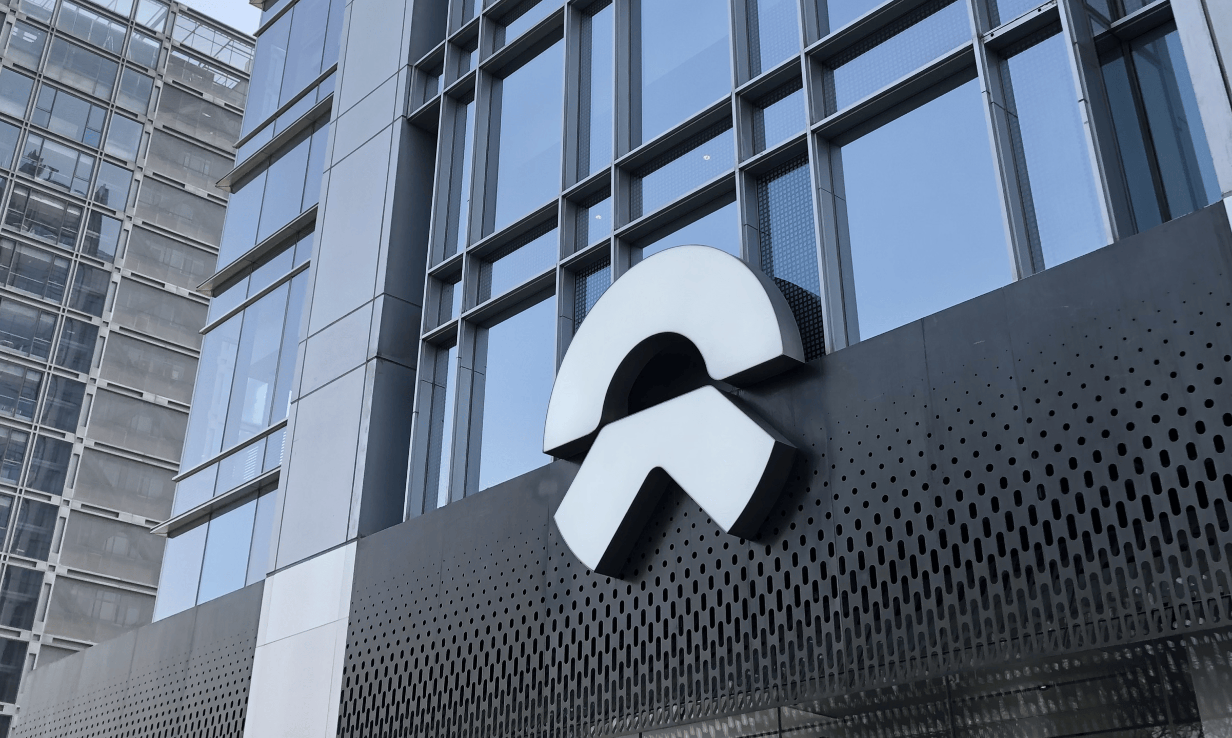 蔚来汽车二季度净亏损49.95亿<strong></p>
<p>寿司虚拟币</strong>，应付款账期延长23天至220天