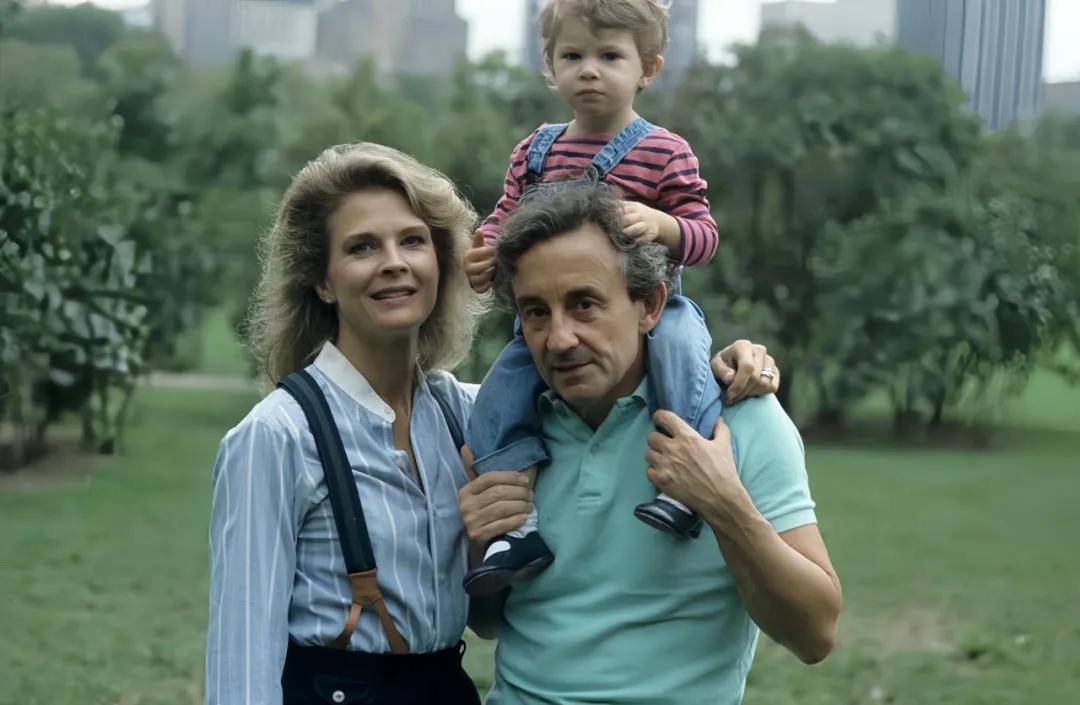 年近四十<strong></p>
<p>寿司虚拟币</strong>，二孩妈妈，不骨感不时髦，却成了女魔头接班人