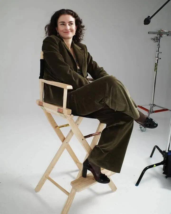 年近四十<strong></p>
<p>寿司虚拟币</strong>，二孩妈妈，不骨感不时髦，却成了女魔头接班人