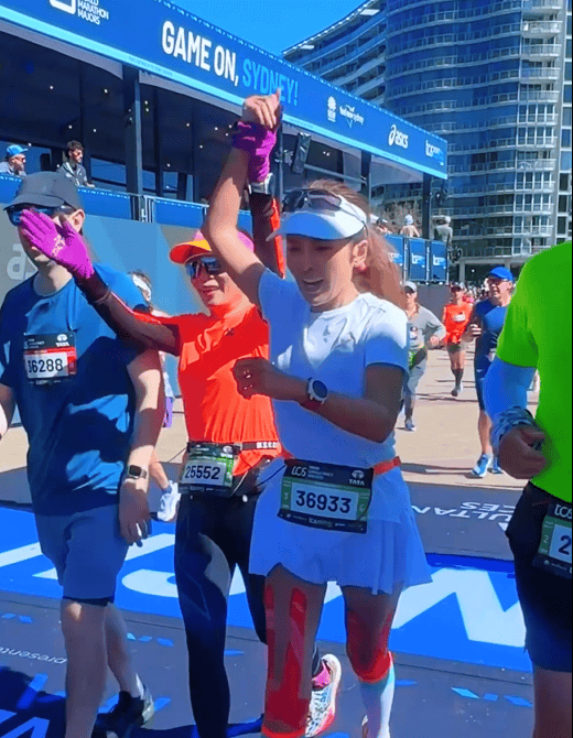 知名主持人朱迅跑完悉尼马拉松全马<strong></p>
<p>寿司虚拟币</strong>，开心大笑：又创造个人最好成绩