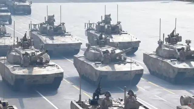 100式坦克<strong></p>
<p>寿司虚拟币</strong>?红旗-29?东风-61?九三阅兵都有哪些亮点?