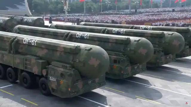 100式坦克<strong></p>
<p>寿司虚拟币</strong>?红旗-29?东风-61?九三阅兵都有哪些亮点?