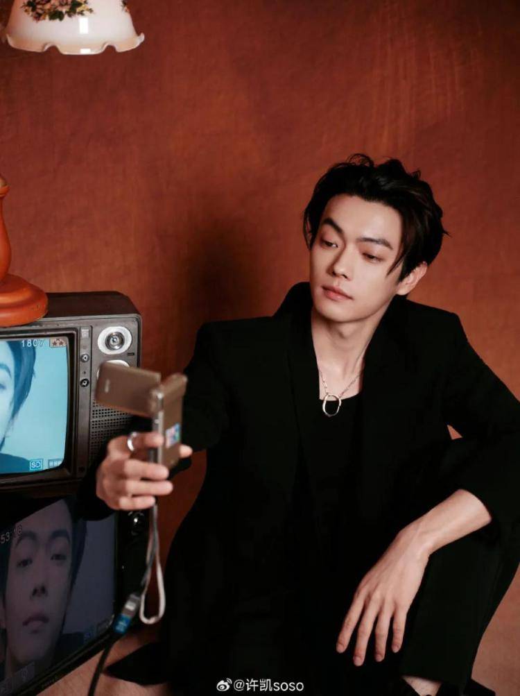 演员许凯被曝长期聚众赌博<strong></p>
<p>虚拟币封卡</strong>，一年金额高达百万？警方：已关注此事