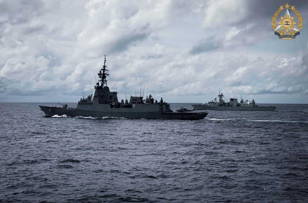 海峡爆发激烈对峙<strong></p>
<p>虚拟币封卡</strong>,外军直升机冲向直十,下一刻却彻底老实了!