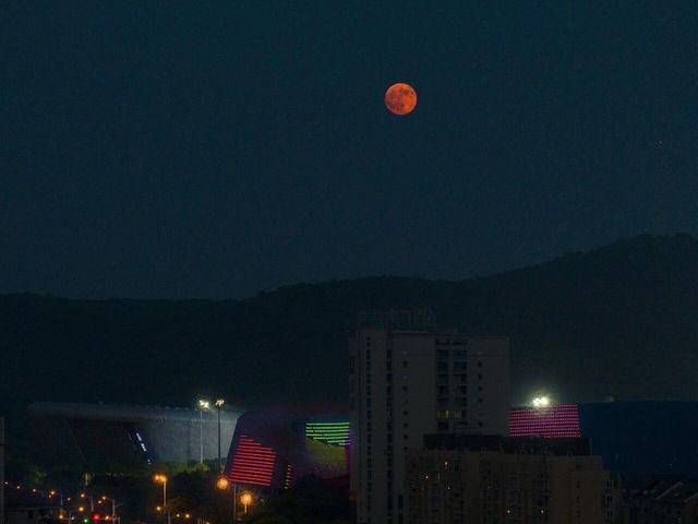 刷屏朋友圈<strong></p>
<p>虚拟币封卡</strong>！“红月亮”高清大图来了