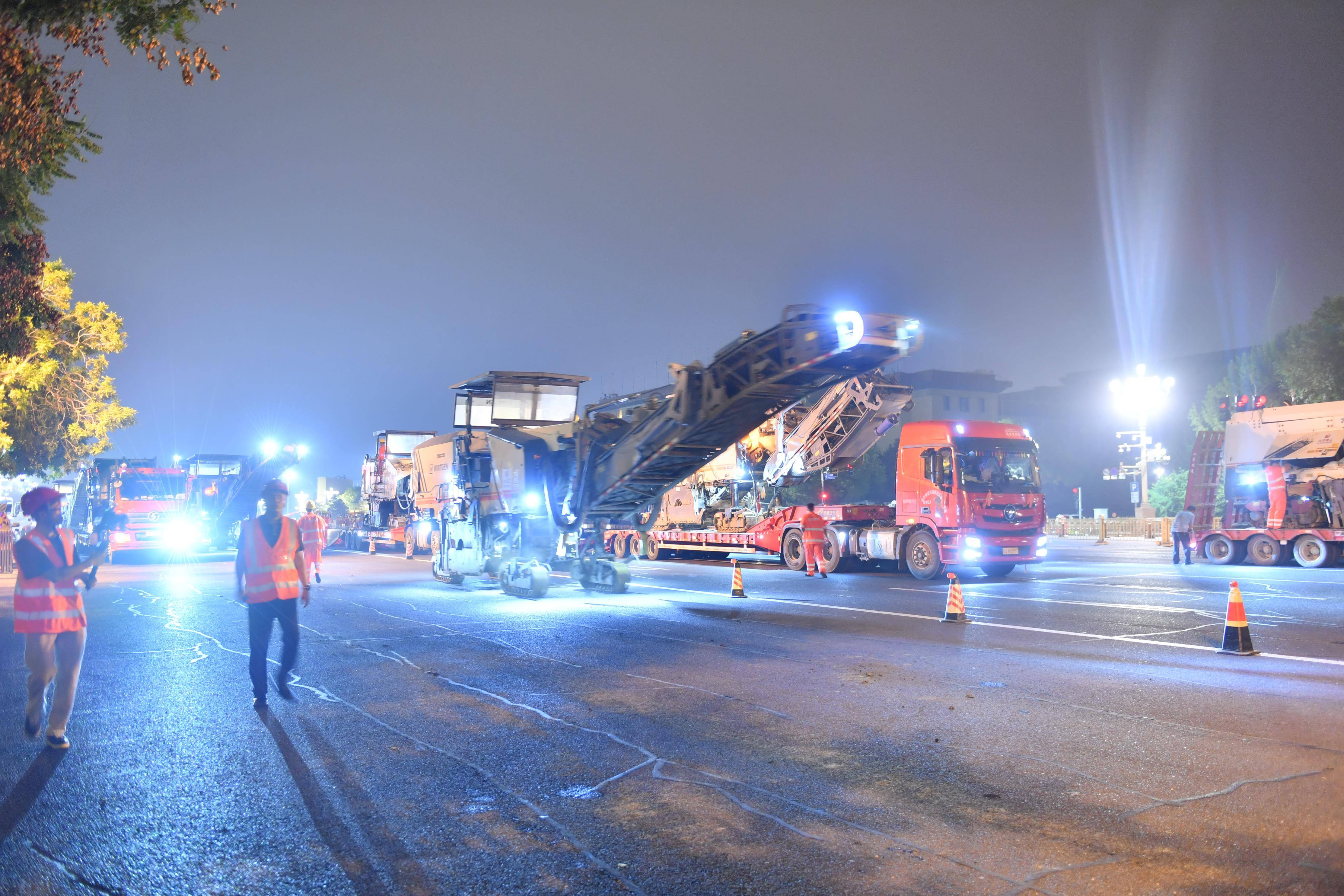 “中国速度”提前“受阅”<strong></p>
<p>转错虚拟币</strong>!长安街路面35小时焕然一新