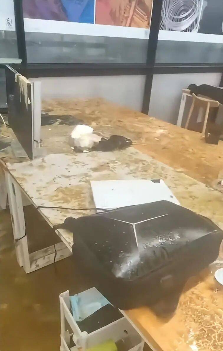 浙江杭州一女生教室正做作业<strong></p>
<p>币泰虚拟币</strong>，头顶管道破裂被污水淋头，情绪崩溃大哭，中国美院良渚校区：眼镜堵塞管道致泄漏，女生已得到安抚