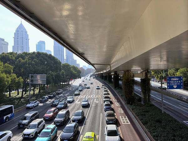 女子骑车过马路被撞判全责<strong></p>
<p>虚拟币激励</strong>,谁弱谁有理行不通了