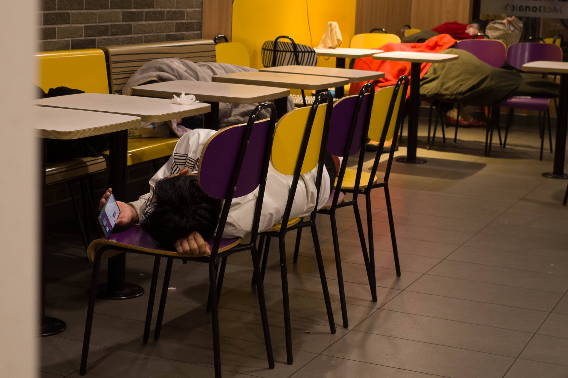 麦当劳夜宿者:老人占六成<strong></p>
<p>虚拟币激励</strong>,各有心酸事