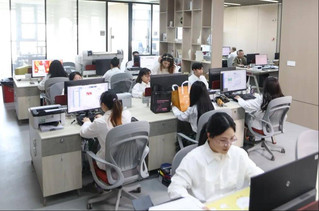 温州老板卖几毛钱小东西<strong></p>
<p>虚拟币动画</strong>，从4人团队干到年销过亿