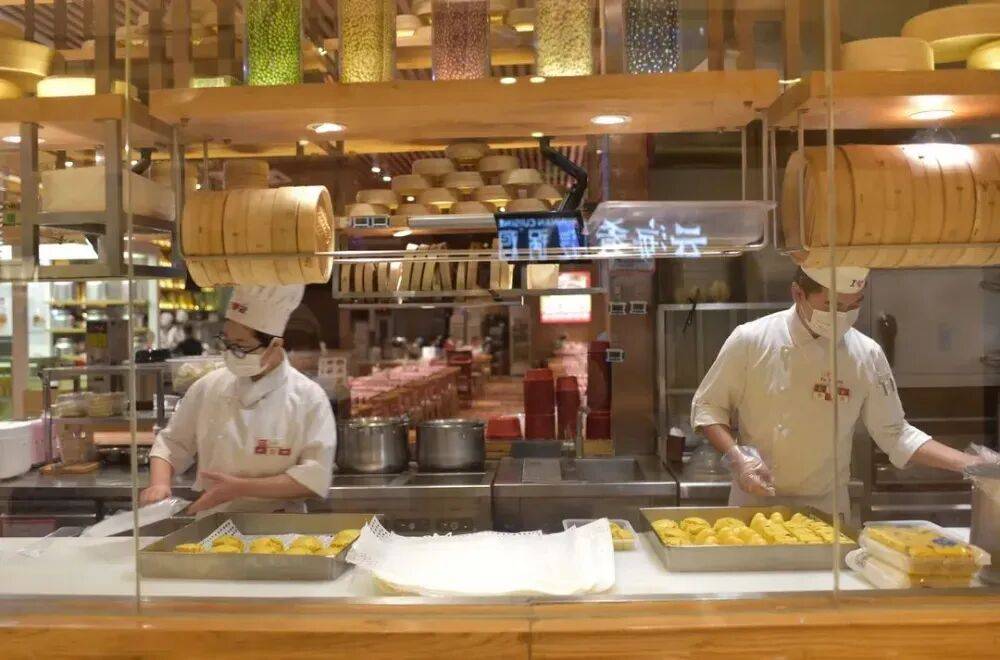 21元一个“冻馒头”罗永浩都嫌贵<strong></p>
<p>虚拟币动画</strong>，于东来为什么会支持西贝？