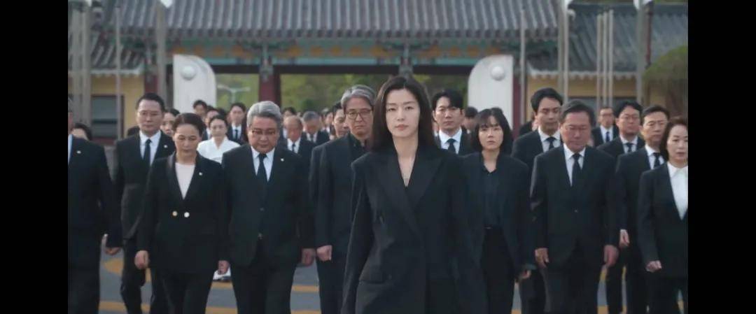 44岁要去“竞选总统”的全智贤<strong></p>
<p>虚拟币动画</strong>，穿衣风格都变了！