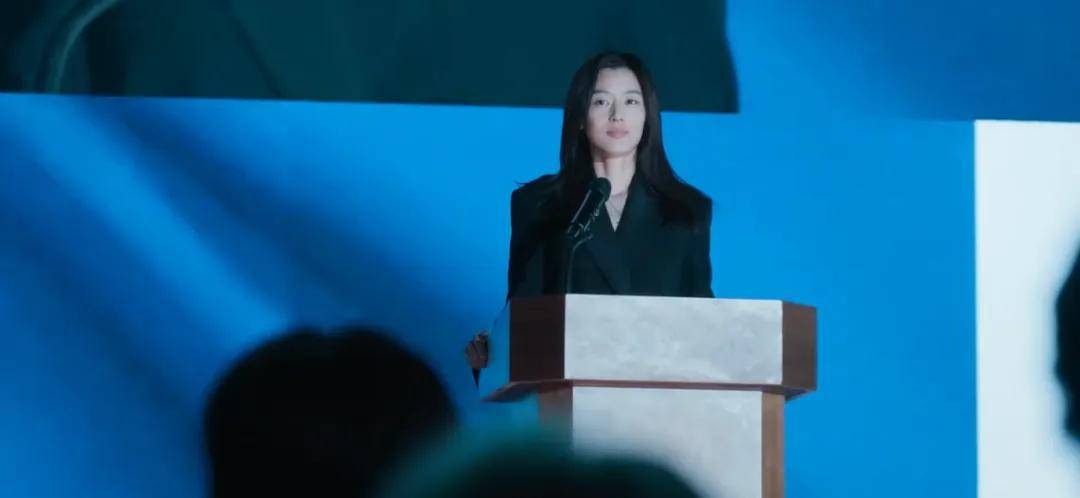 44岁要去“竞选总统”的全智贤<strong></p>
<p>虚拟币动画</strong>，穿衣风格都变了！