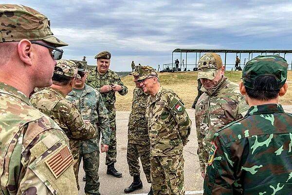 俄媒称无人机事件是做局<strong></p>
<p>虚拟币动画</strong>，波兰同意北约驻军，德法荷等国派战机和“爱国者”导弹