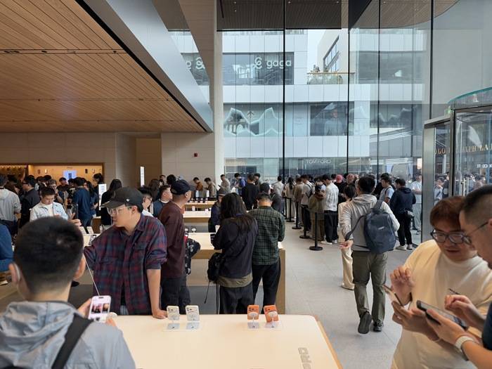 iPhone 17正式开售<strong></p>
<p>虚拟币锁金</strong>，橙色Pro Max黄牛最高加价1500元