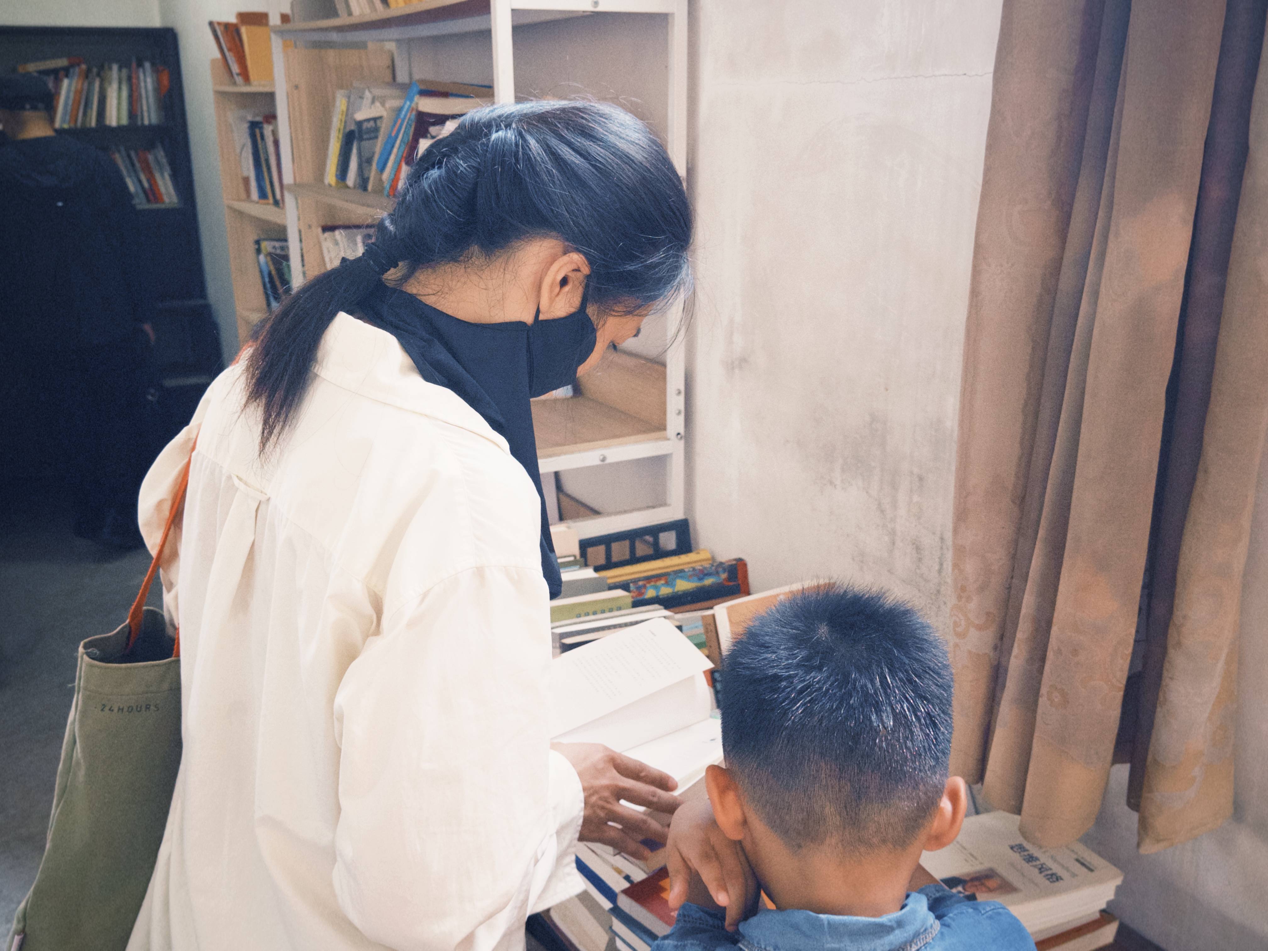 七旬母亲卖掉儿子3万斤藏书 称读书害了<strong></p>
<p>虚拟币锁金</strong>他