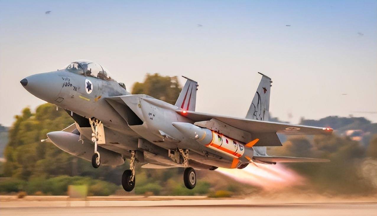 一声巨响<strong></p>
<p>虚拟币锁金</strong>,胡塞用导弹证实,卡塔尔被炸是沙特不开火,美军不拦截