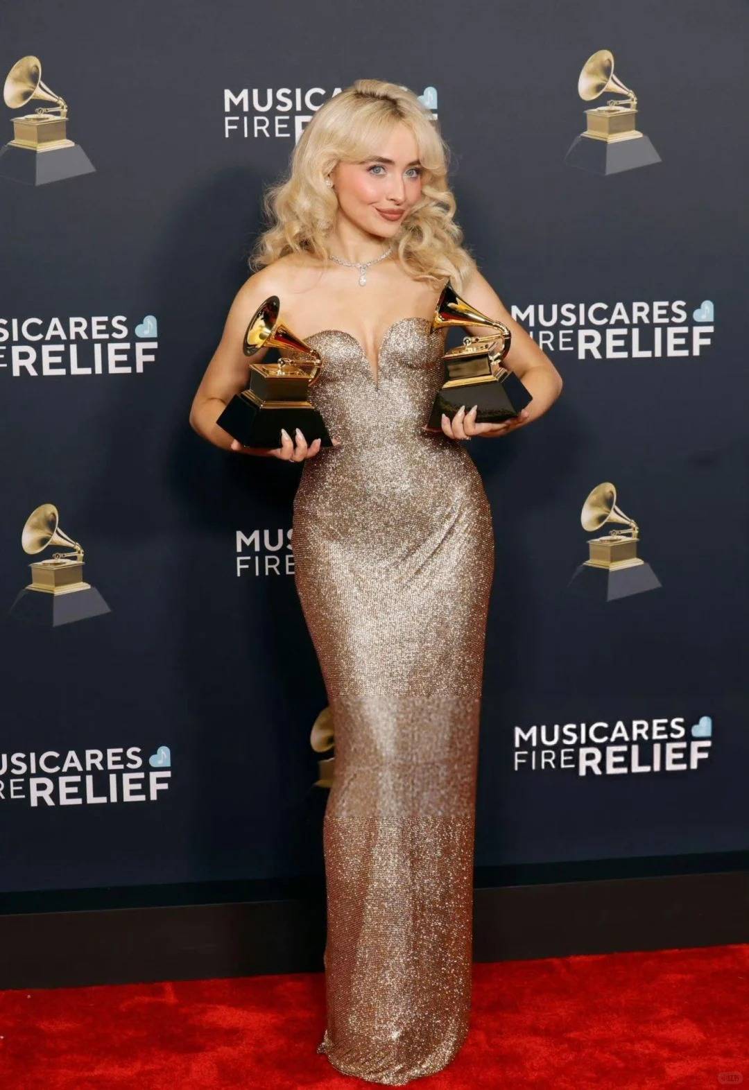 格莱美天后一年两登VOGUE封面<strong></p>
<p>虚拟币钛币</strong>，却因“取悦男人”遭质疑？