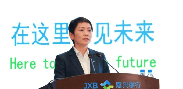 嘉兴银行人事“地震”<strong></p>
<p>3Q虚拟币</strong>，业绩承压下女行长临危受命