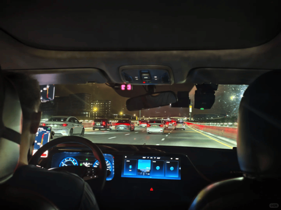 “不亚于春节回家”！凌晨5点<strong></p>
<p>3Q虚拟币</strong>，深圳有人已经堵在路上……