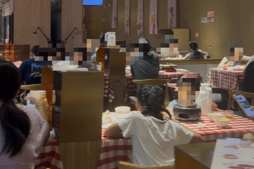 实探整改后的西贝门店:餐厅满员<strong></p>
<p>虚拟币流量</strong>,多位家长带儿童就餐;降价几元;后厨改为现场制作