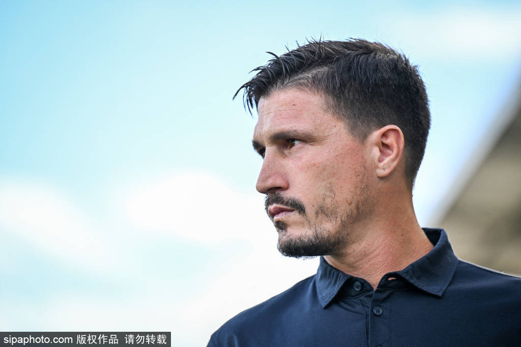 51岁世界足球先生接近国足帅位！他能创造奇迹还是重蹈覆辙？