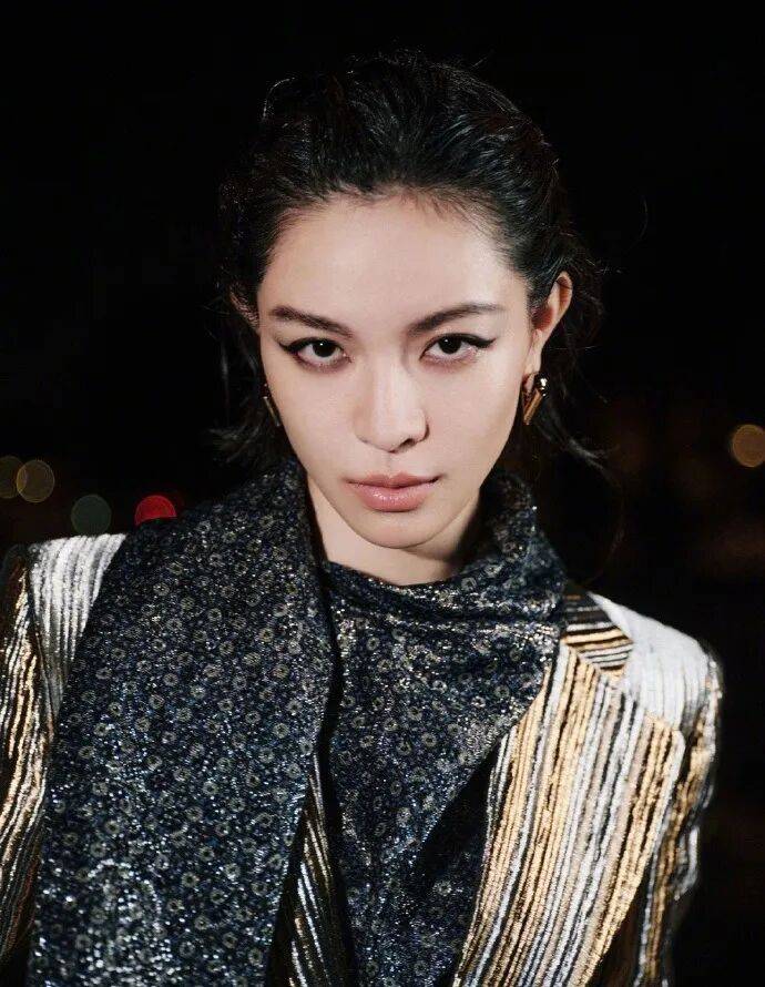 时装周上的女明星<strong></p>
<p>MM虚拟币</strong>,秋冬氛围感一键封顶!