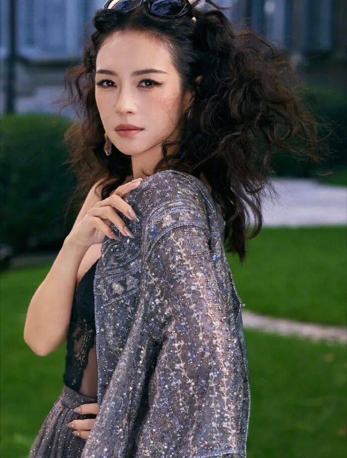 时装周上的女明星<strong></p>
<p>MM虚拟币</strong>,秋冬氛围感一键封顶!