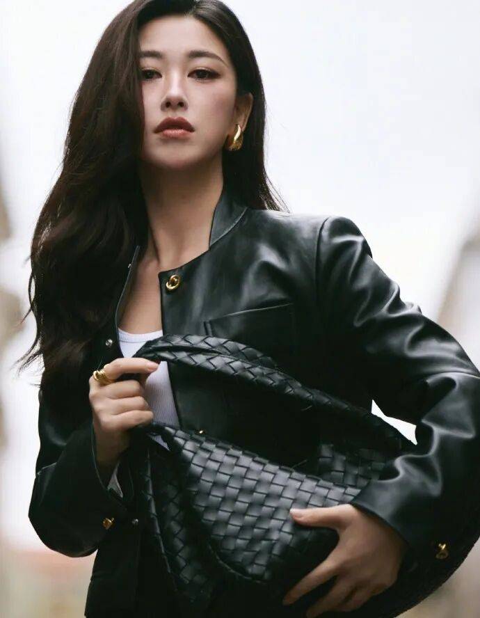 时装周上的女明星<strong></p>
<p>MM虚拟币</strong>,秋冬氛围感一键封顶!