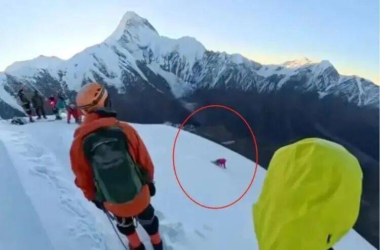 打卡拍照<strong></p>
<p>虚拟币取缔</strong>，再美也不能用生命对焦