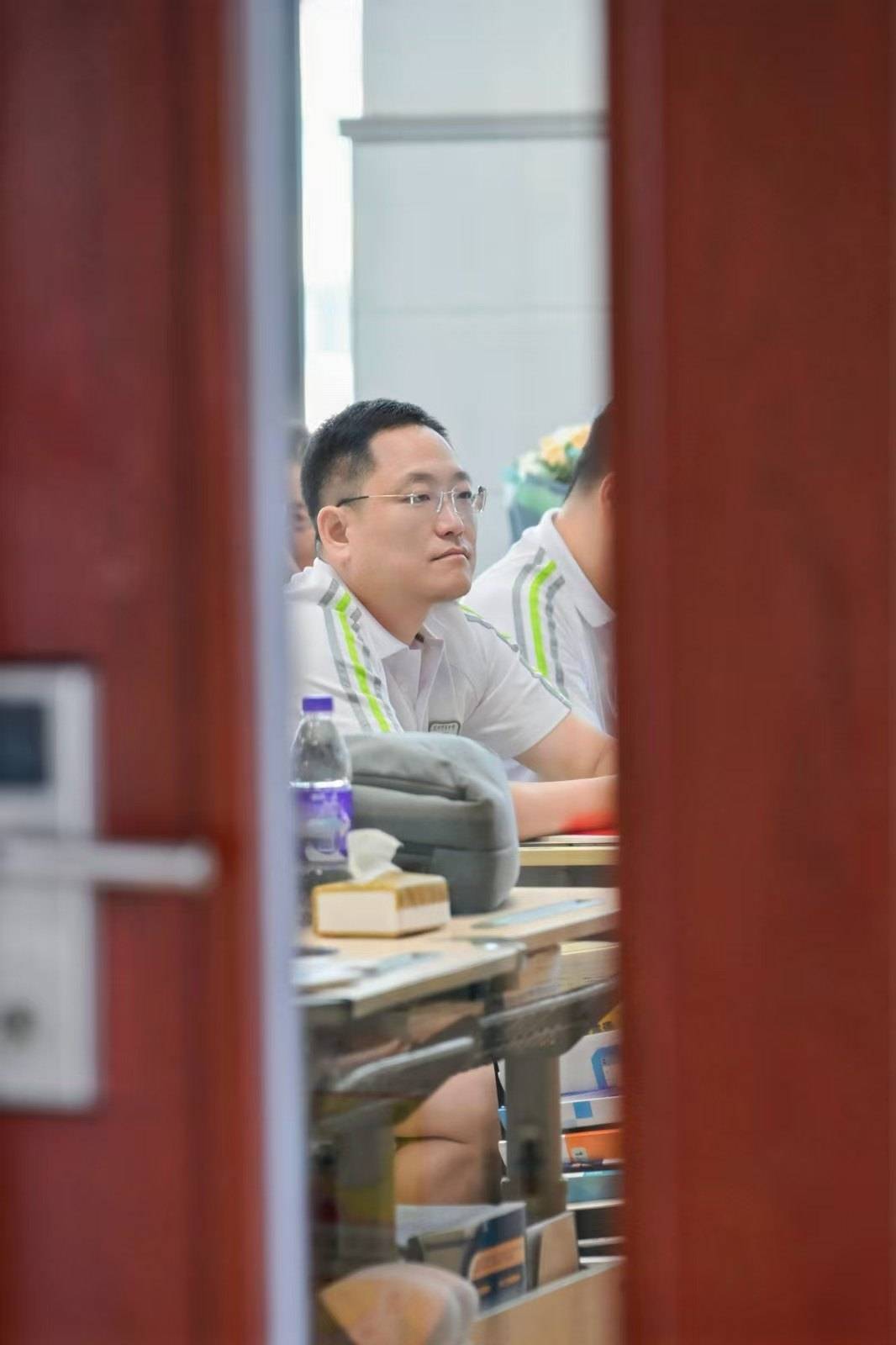 那个让老师骄傲的“调皮”班级！30年同学聚会<strong></p>
<p>挖数字货币</strong>，还伴有一封来自贵州的感谢信