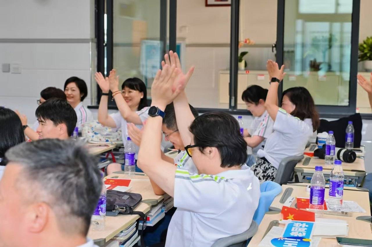 那个让老师骄傲的“调皮”班级！30年同学聚会<strong></p>
<p>挖数字货币</strong>，还伴有一封来自贵州的感谢信