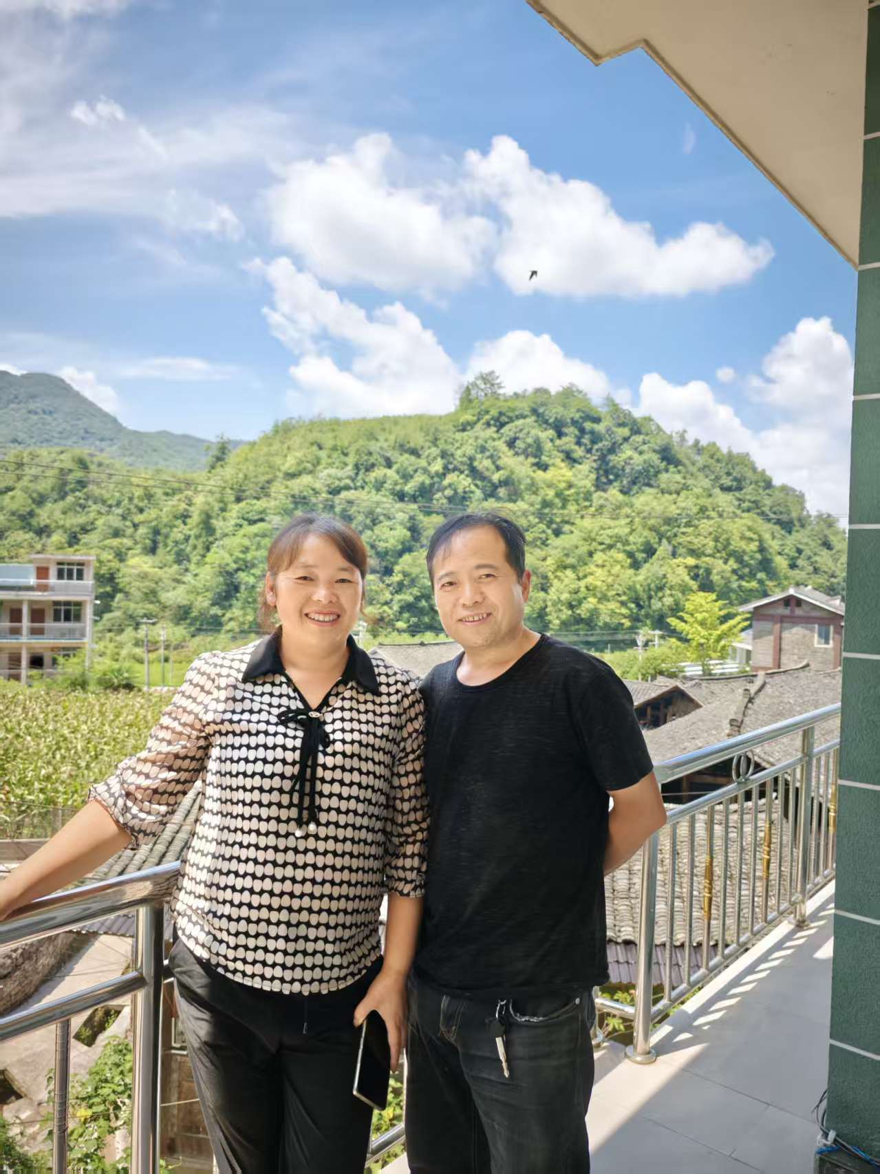 那个让老师骄傲的“调皮”班级！30年同学聚会<strong></p>
<p>挖数字货币</strong>，还伴有一封来自贵州的感谢信