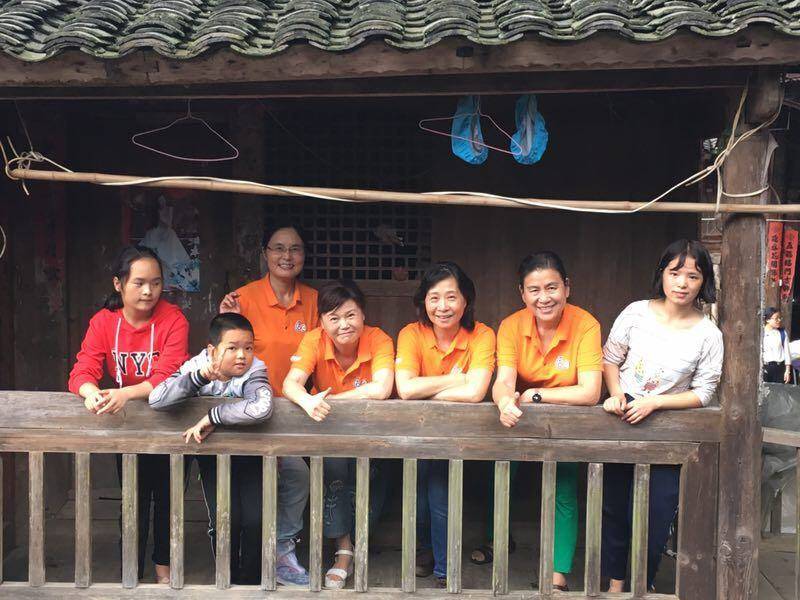 那个让老师骄傲的“调皮”班级！30年同学聚会<strong></p>
<p>挖数字货币</strong>，还伴有一封来自贵州的感谢信