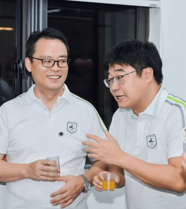 那个让老师骄傲的“调皮”班级！30年同学聚会<strong></p>
<p>挖数字货币</strong>，还伴有一封来自贵州的感谢信