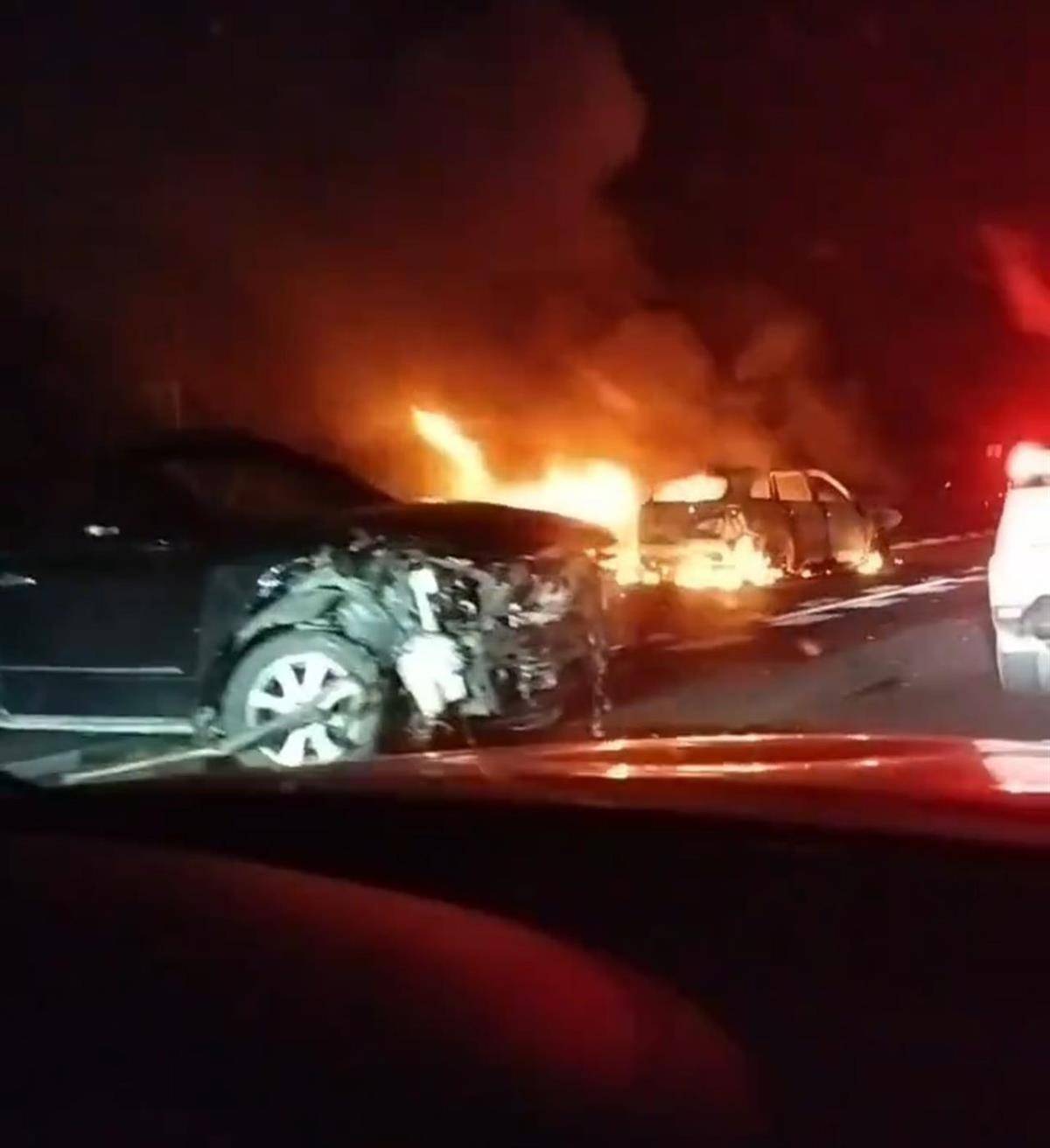 深南高速一车祸致2死3伤<strong></p>
<p>挖数字货币</strong>,一位目击者称车上有甩棍没有当场施救,事后得知两人死亡他“觉得好惭愧”