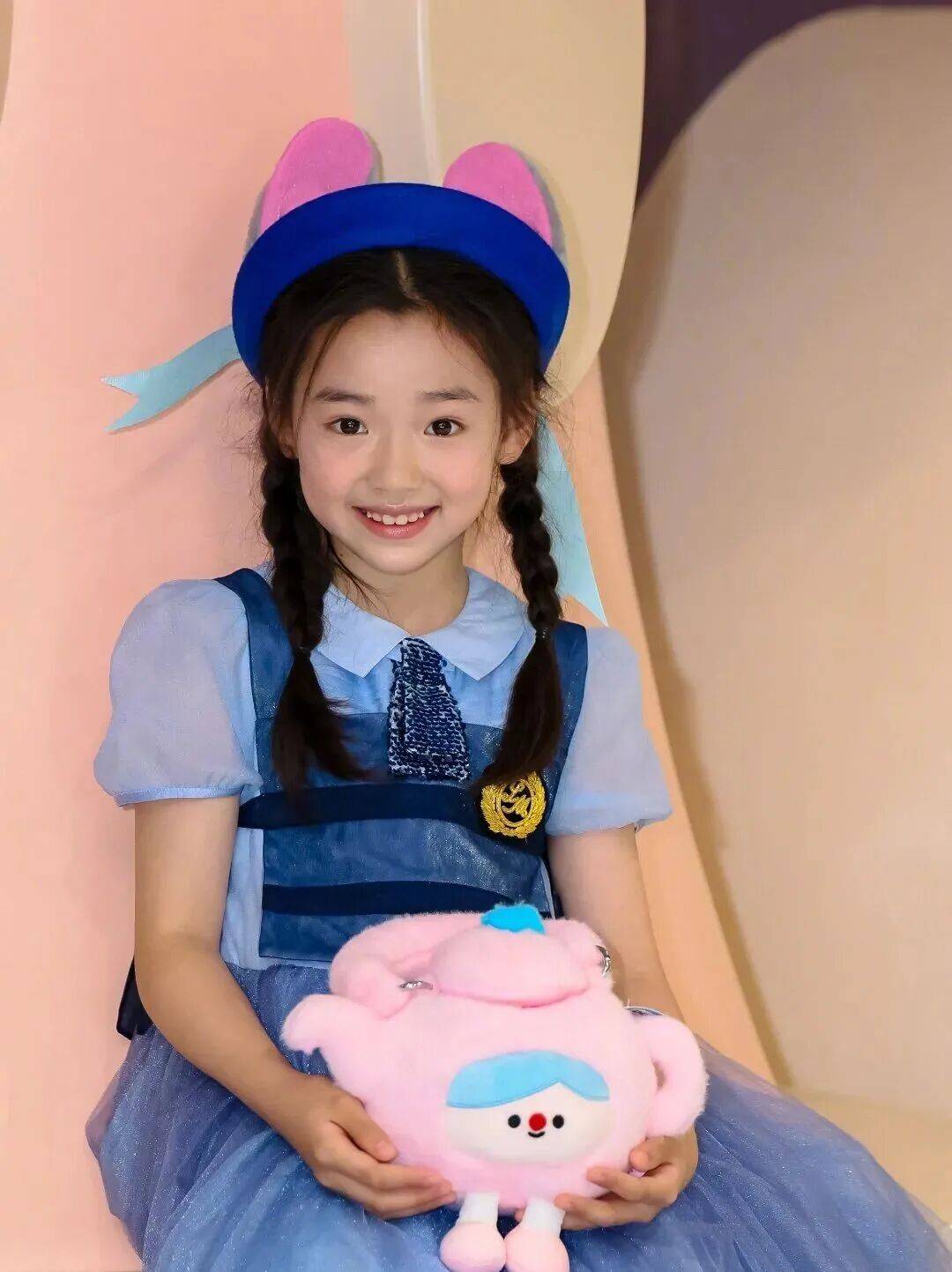 9岁小酒窝<strong></p>
<p>有哪些数字货币</strong>,大大方方成顶流