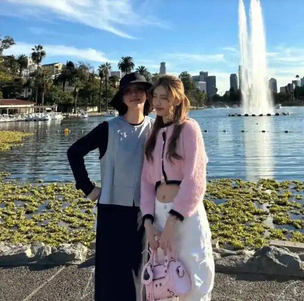 考古|冯小刚带女儿去陈思诚工作室!开个人账号还读影视专业<strong></p>
<p>数字货币有哪些</strong>,她也要“女承父业”吗?