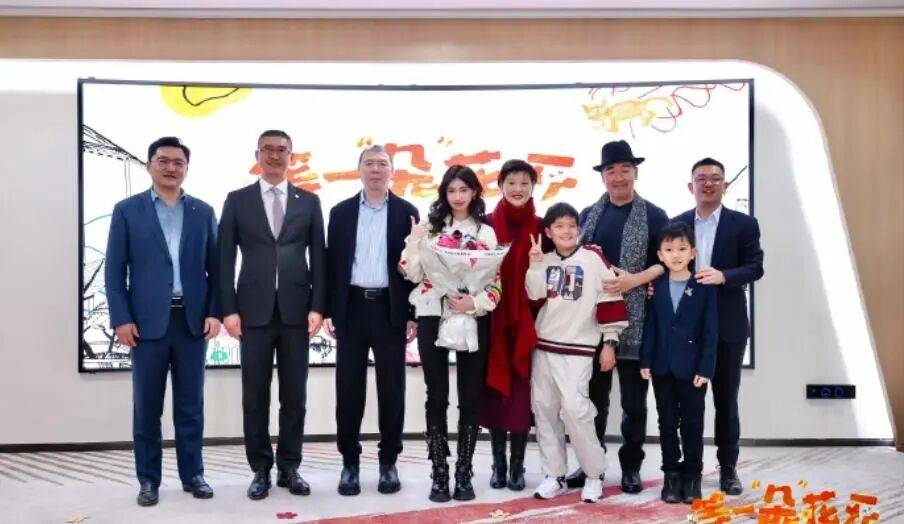 考古|冯小刚带女儿去陈思诚工作室!开个人账号还读影视专业<strong></p>
<p>数字货币有哪些</strong>,她也要“女承父业”吗?