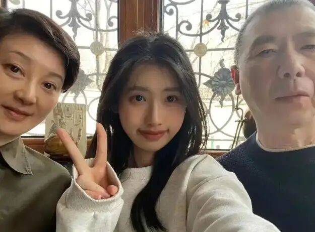 考古|冯小刚带女儿去陈思诚工作室!开个人账号还读影视专业<strong></p>
<p>数字货币有哪些</strong>,她也要“女承父业”吗?