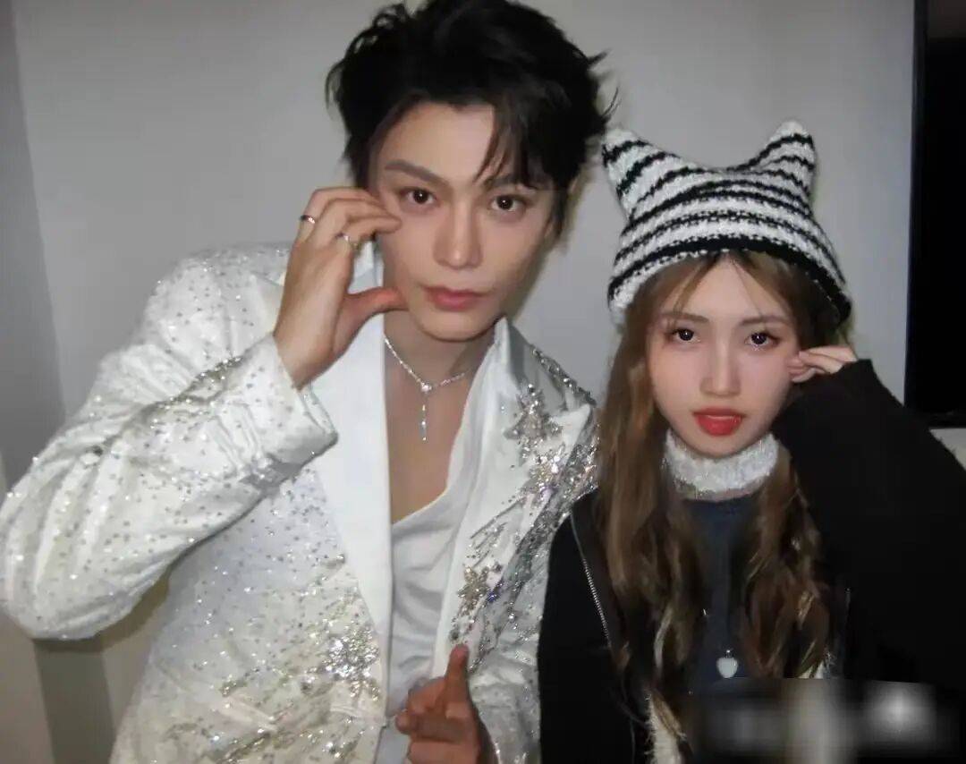 考古|冯小刚带女儿去陈思诚工作室!开个人账号还读影视专业<strong></p>
<p>数字货币有哪些</strong>,她也要“女承父业”吗?